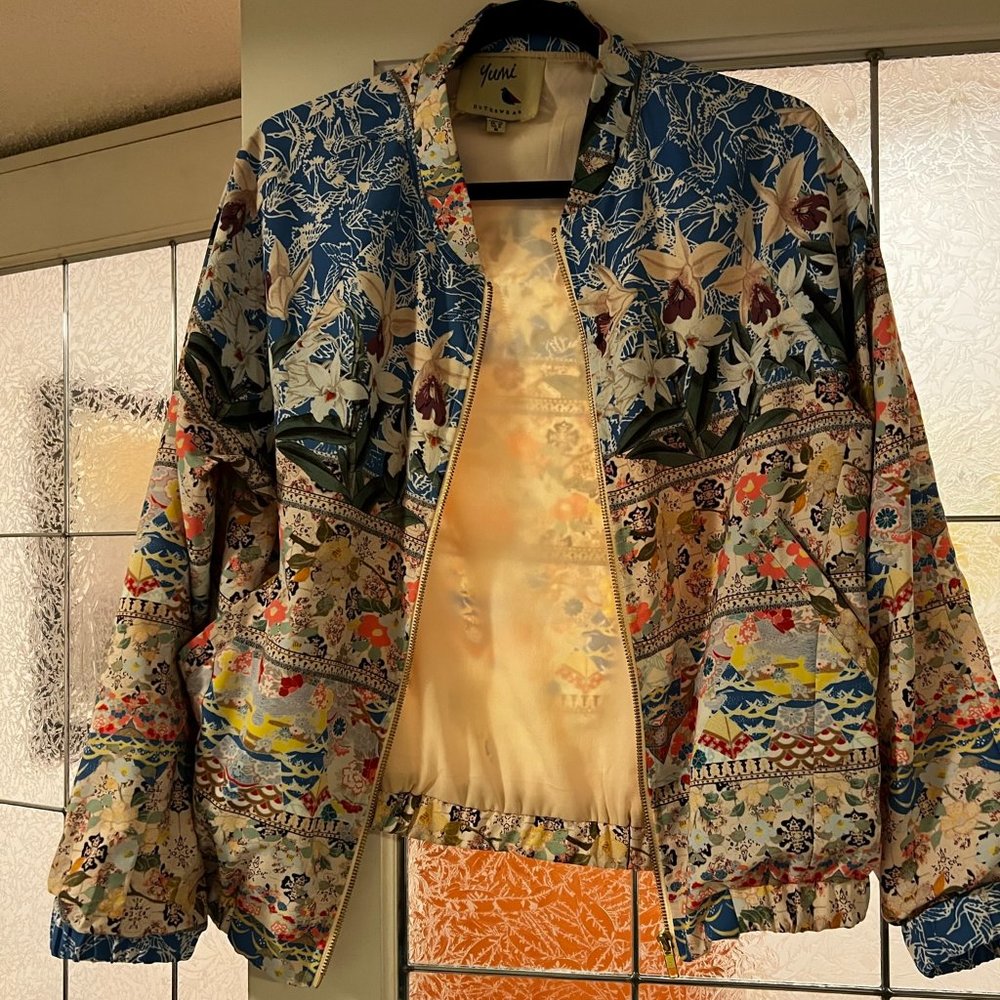 Pretty Yumi brand floral/abstract spring jacket - size US 8